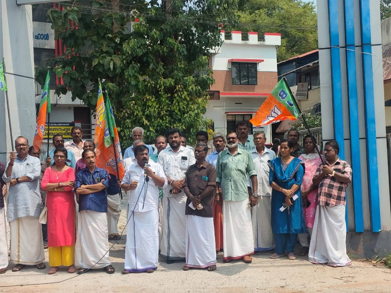 കുടിവെള്ള  ക്ഷാമം പരിഹരിക്കണം: ബിജെപി പുലിയൂർ പഞ്ചായത്ത് കമ്മിറ്റിയുടെ നേതൃത്വത്തിൽ പുലിയൂർ ഗ്രാമപഞ്ചായത്തിന് മുൻപിൽ കൂട്ട ധർണ്ണ 
